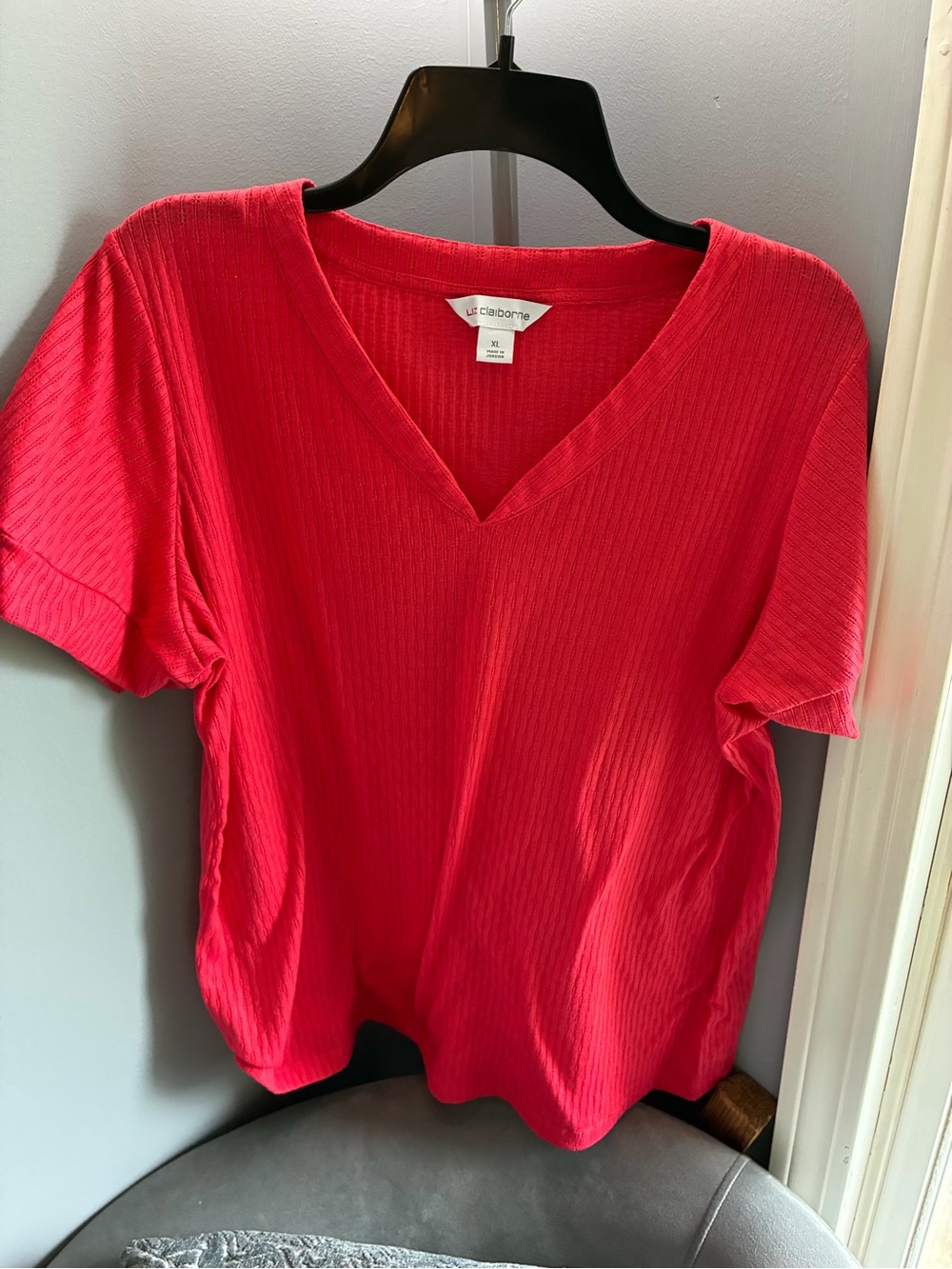 Liz Claiborne Bright Red V-Neck Short Sleeve Top